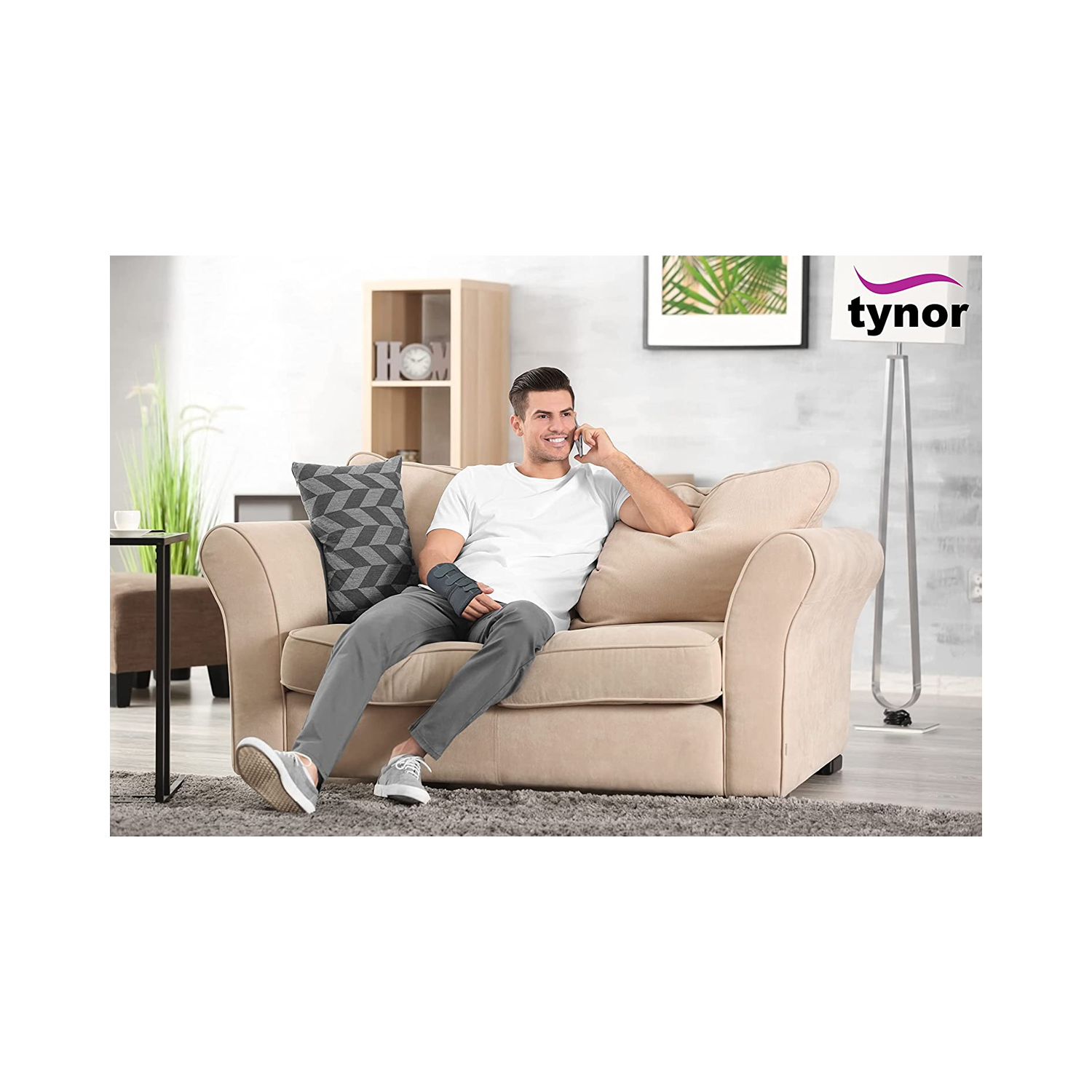 Tynor Elastic Wrist Splint Right E-01 (Large)